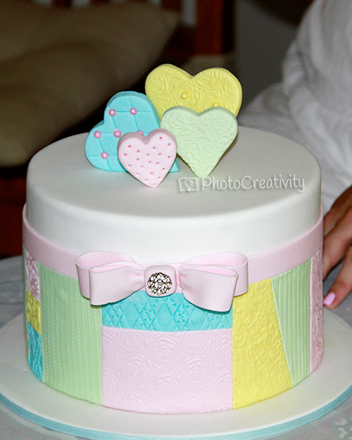 baby shower cake cake topper cutting the cake mum and daughter mum